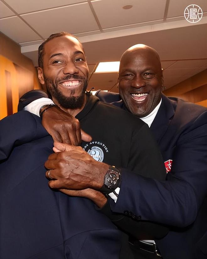 率重庆铜梁龙冲超，张外龙有望带领第5支球队征战中超（张外龙率重庆铜梁龙完成冲超，有望执教第5支中超球队）