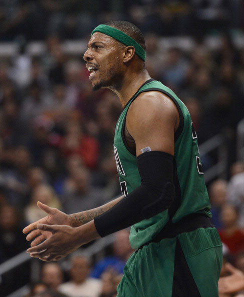 阿斯：皇马高层关注到教练组和球员脱节，他们希望球队反弹（阿斯：皇马高层察觉教练组与球员脱节，盼球队尽快反弹）