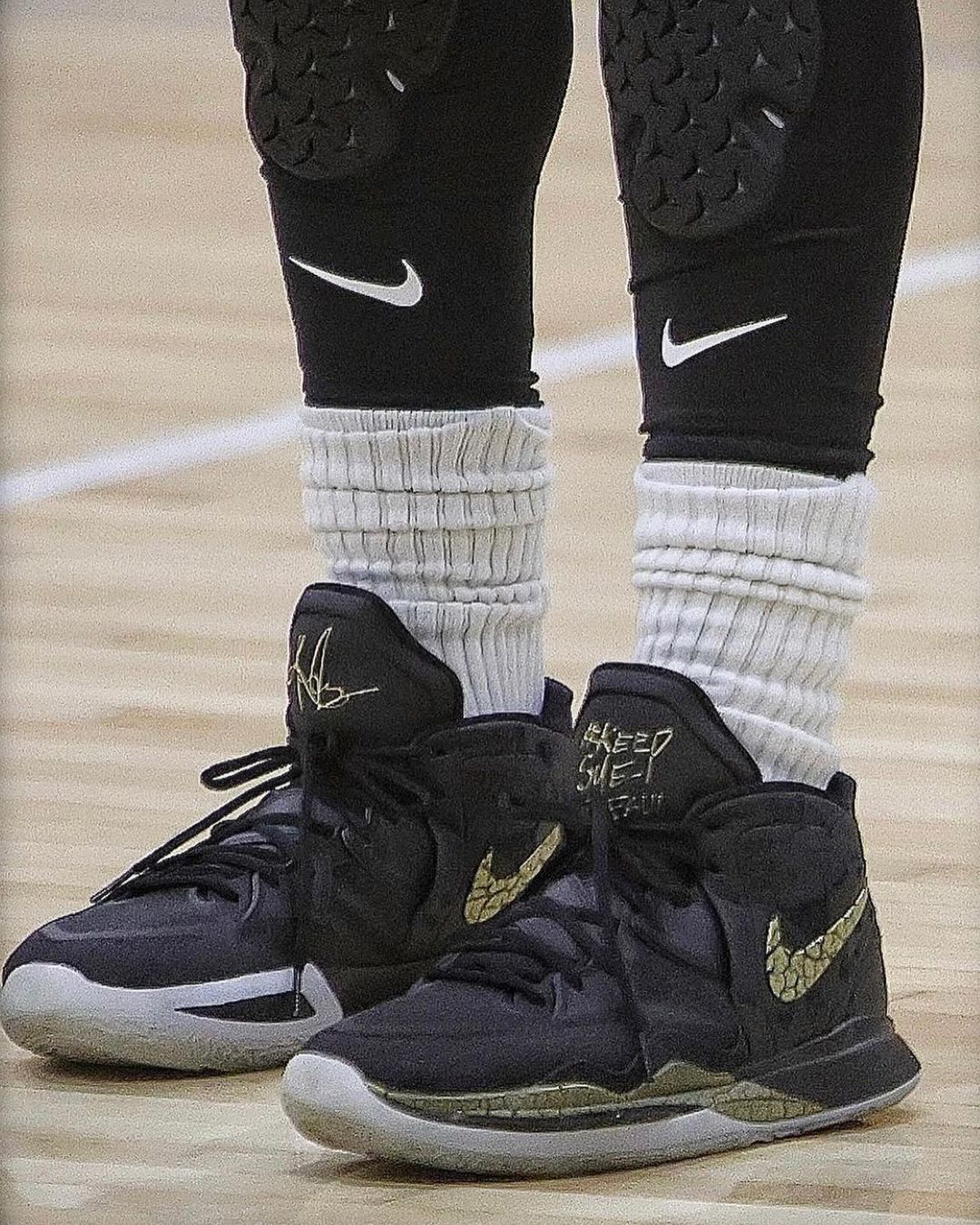 海港战武里南联海报：以物理试卷为背景，解“南”题（海港对阵武里南联海报：物理试卷作底，破解“南”题）