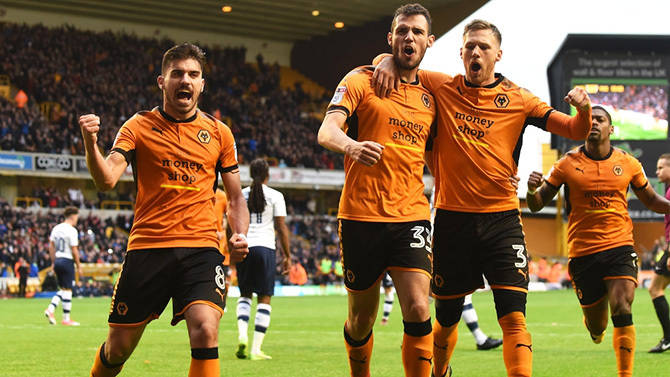 欧冠：巴黎客场2-1逆转曼联（欧冠：巴黎客场2-1逆转战胜曼联）