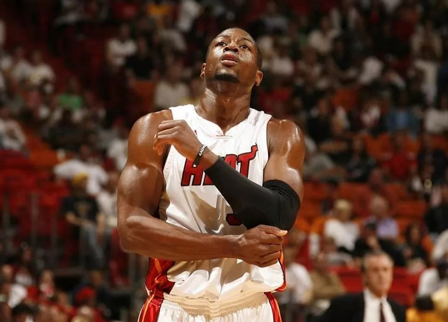 张伯伦：枪手拥有真正成功所需的一切；道曼的行为举止很成熟（张伯伦称枪手已具备真正成功所需一切，道曼展现成熟风范）