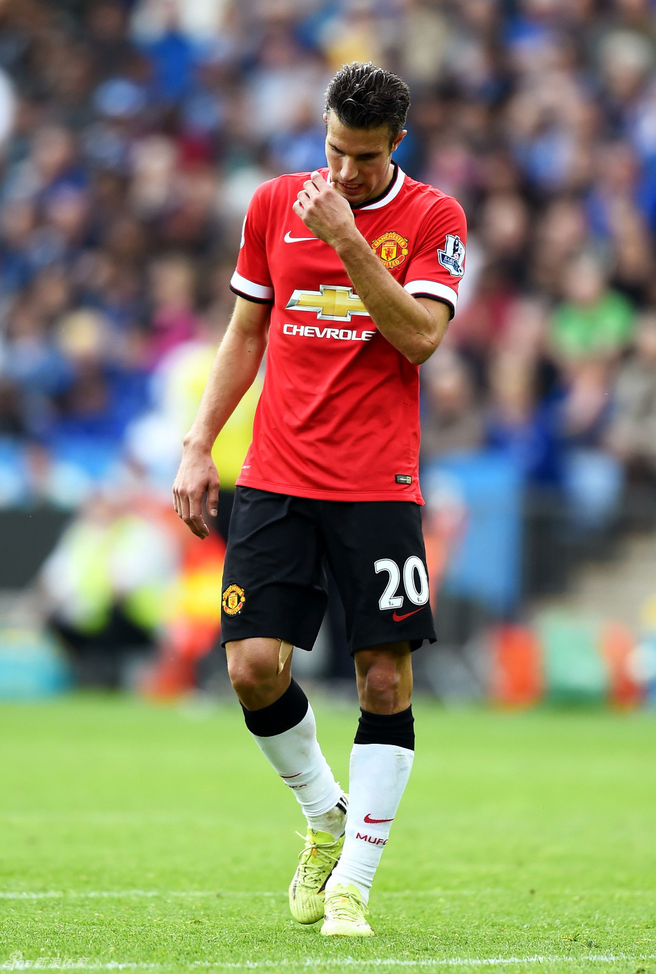 李新翔：武磊是我的榜样，能和自己的偶像一起踢球感觉很奇妙（李新翔称武磊为榜样：与偶像同场竞技倍感奇妙）