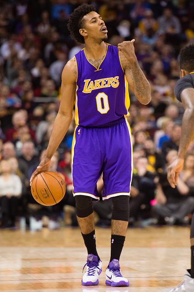 年轻控卫掌控比赛节奏（新星控卫主导比赛节奏）